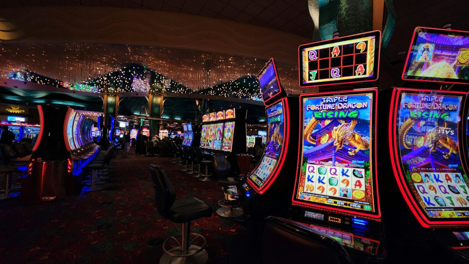 Il Futuro dei Crypto Casino: Evoluzione delle Criptovalute nel Gioco Online Giao diện trò chơi trực tuyến minh bạch tại một nhà cái uy tín (Photo by Cindy F on Unsplash)